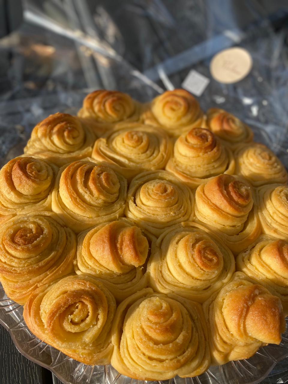 Lemon rolls platter